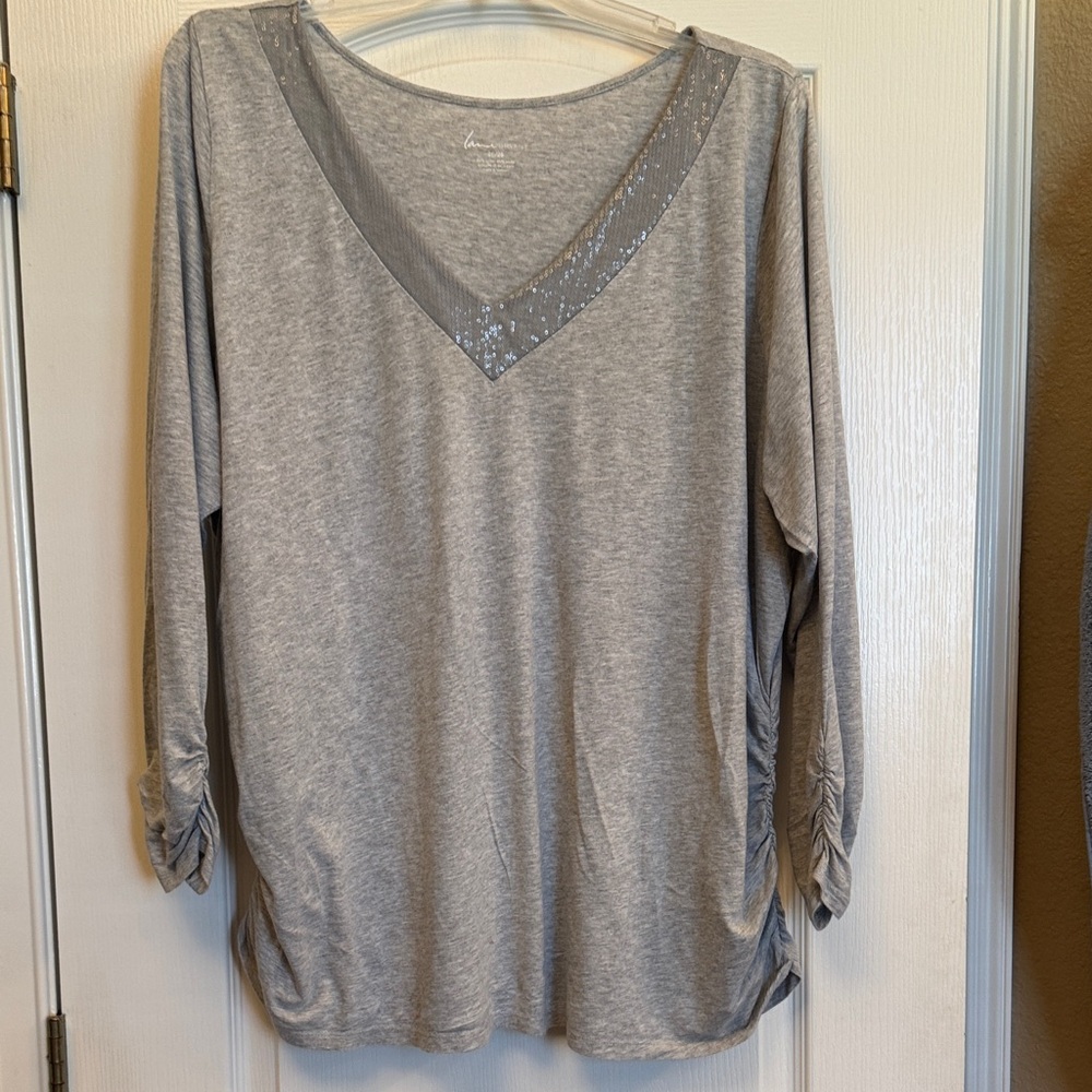 Lane Bryant Size 26/28, Gray V-Neck Women's Top